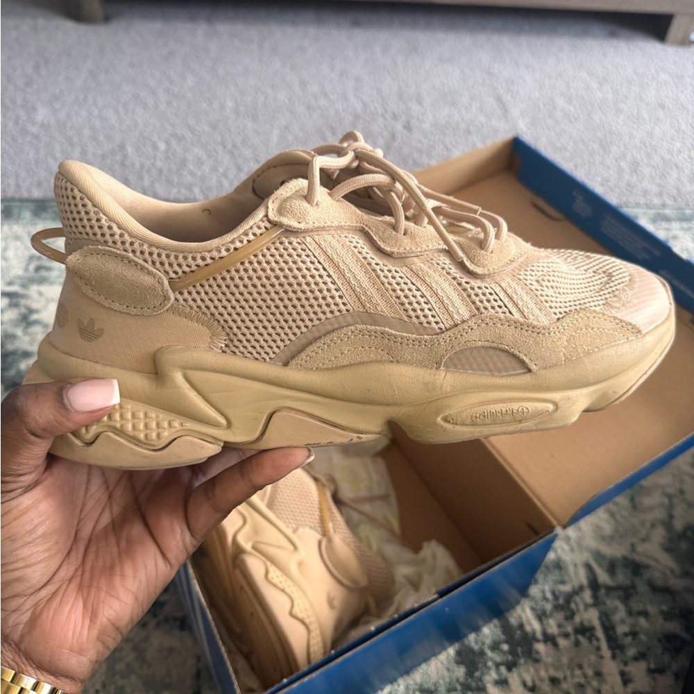 Adidas Ozweego size W10